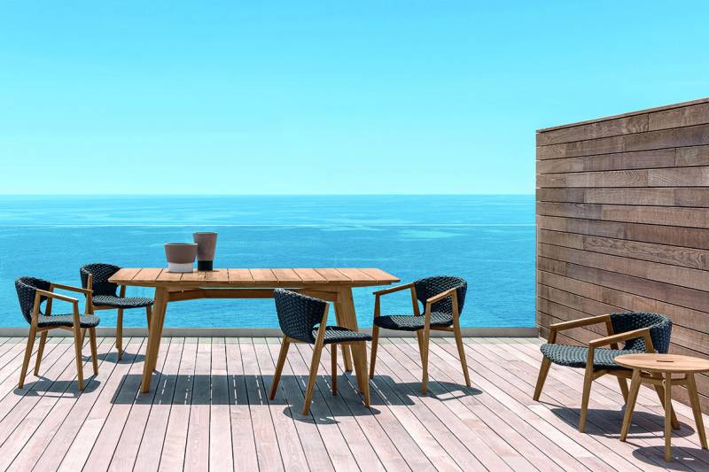 table de jardin design contemporain en teck, KNIT, par la marque italienne haut de gamme ETHIMO, Marseille