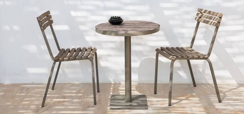 chaise d'extérieur contemporaine en teck haut de gamme, empilable, Aix-en-Provence