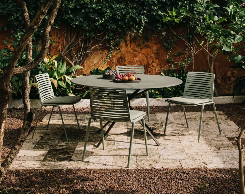 chaise de jardin contemporaine en aluminium haut de gamme, Aubagne