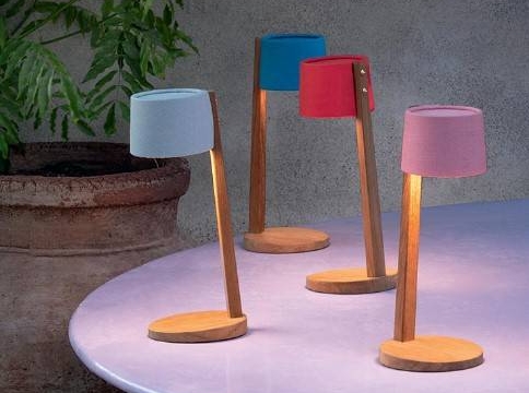 Lampe rechargeable en teck et tissu personnalisable haut de gamme à Marseille