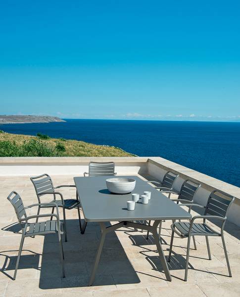 Fauteuil de jardin en aluminium empilable, colori gris, collection OCEAN d'Ethimo