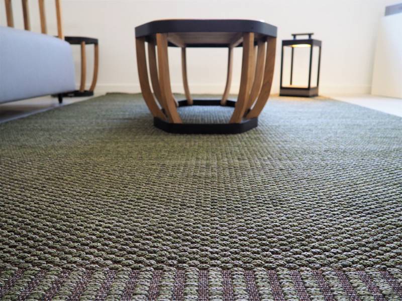 Showroom 13 Outdoor  - tapis fait main MALINDI pour l'extérieur, par ETHIMO