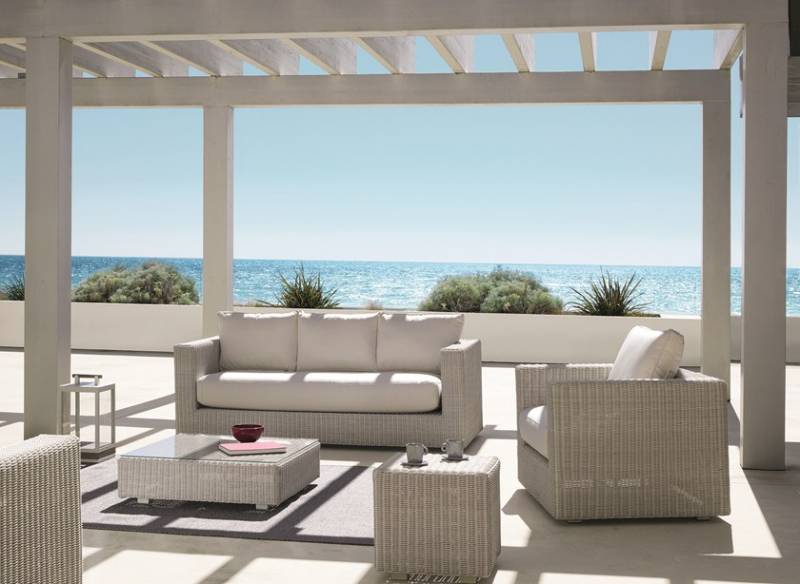 salon de jardin en fibre tressée à la main, collection CUBE, par le fabricant italien ETHIMO, Aix-en-Provence