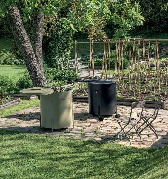 Brasero en teck et aluminium haut de gamme italien pour une cuisine extérieure smart à Aix en Provence