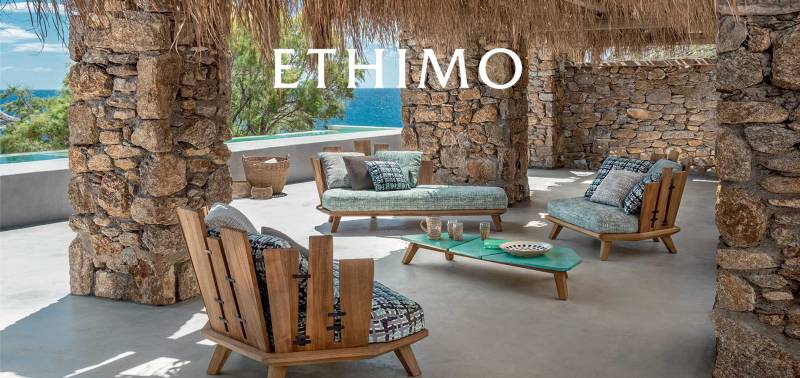 Salon de jardin original, au style exotique, en bois teck, Collection RAFAEL par la marque Ethimo, Cassis.