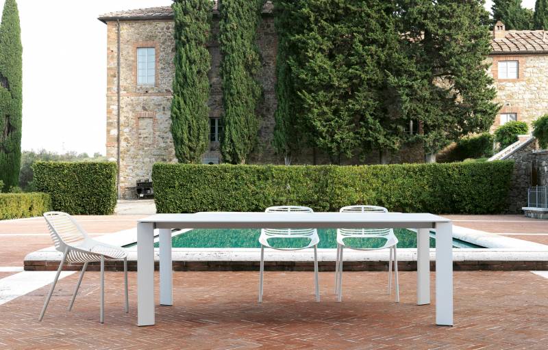 Chaises d'extérieur design haut de gamme NIWA par le fabricant italien haut de gamme Fast Spa