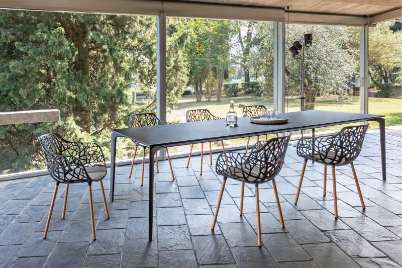 Table d'extérieur design en aluminium, Collection ALLSIZE par Fast Spa, Marseille